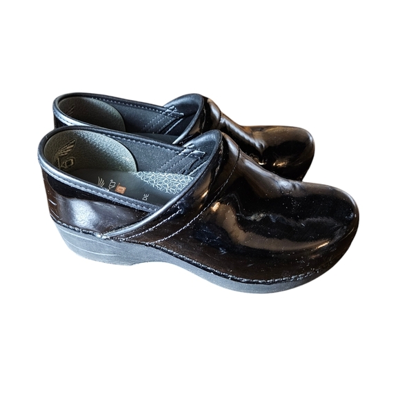 Dansko XP 2.0 clogs for women size 8. - Picture 1 of 15